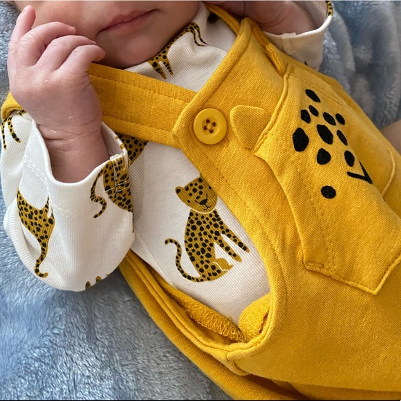 Organic Cotton Leopards Bodysuit and Overall Outfit - Picture 9 of 10
